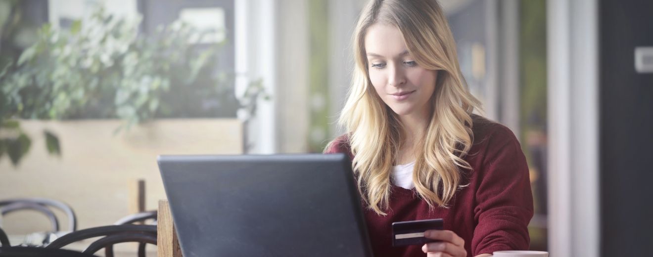 Comerț online de Black Friday: Companiile își dublează profitabilitatea în 2021