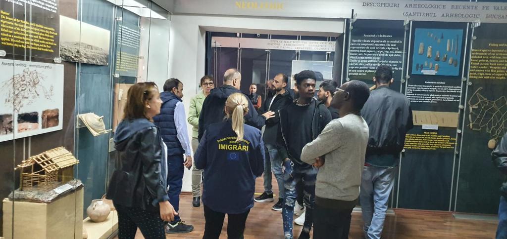 Străinii ar putea lucra până la patru ani cu autorizația de muncă