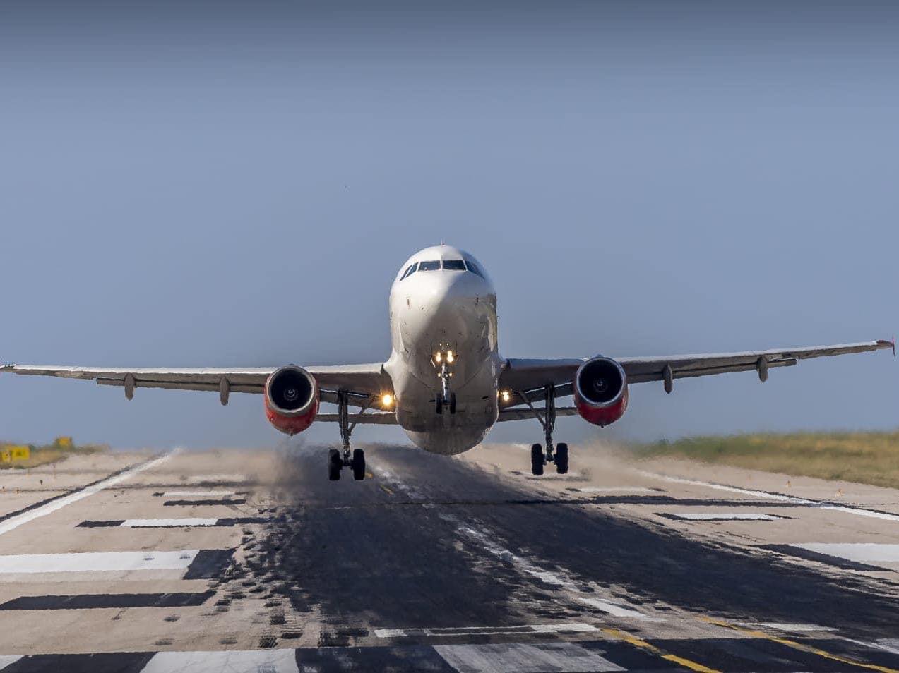 Transportul aerian din România a depășit pragul veniturilor de un miliard de euro. Afacerile rămân însă slab rentabile. Topul