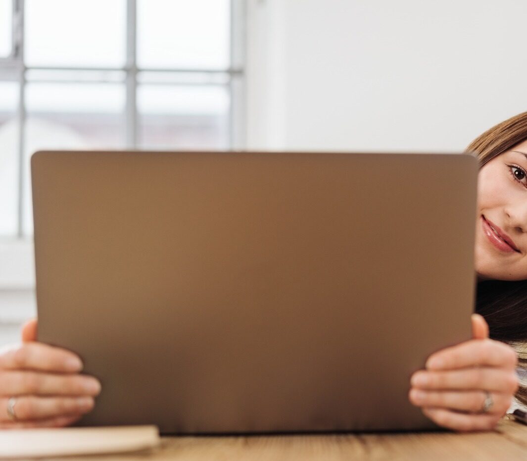 Afacerile care au promovat și care au vândut semnătura electronică înainte să apară E-factura