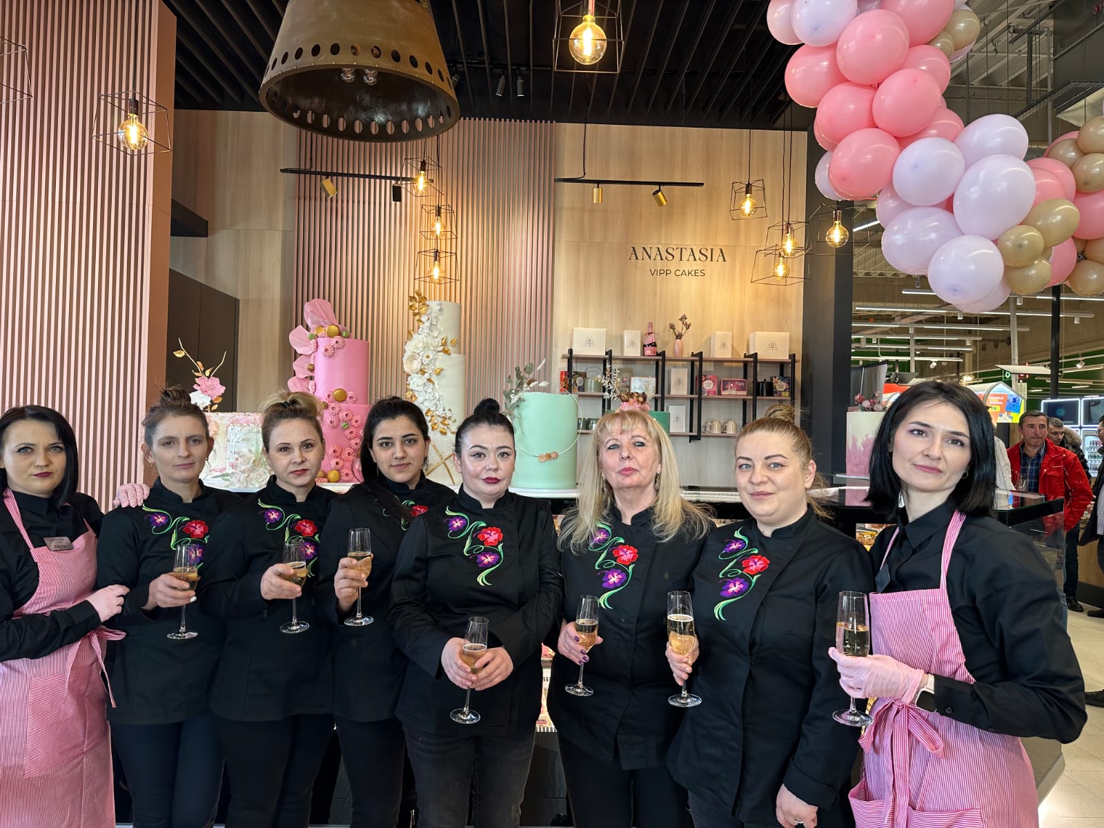 Cum a fost Paștele 2024 pentru cozonacii de lux. Creștere cu 100% a vânzărilor cofetăriilor VIPP Fashion, care au trimis prod