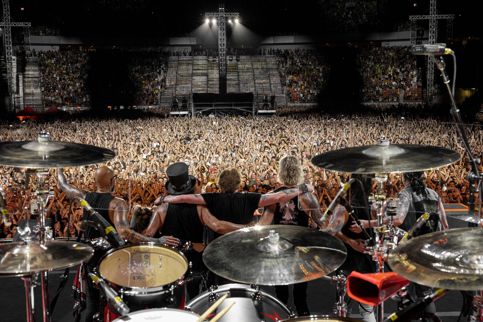 Cât de profitabile au fost concertele Guns N' Roses și Depeche Mode din 2023. Rețeta financiară a unui concert pe Arena Națio