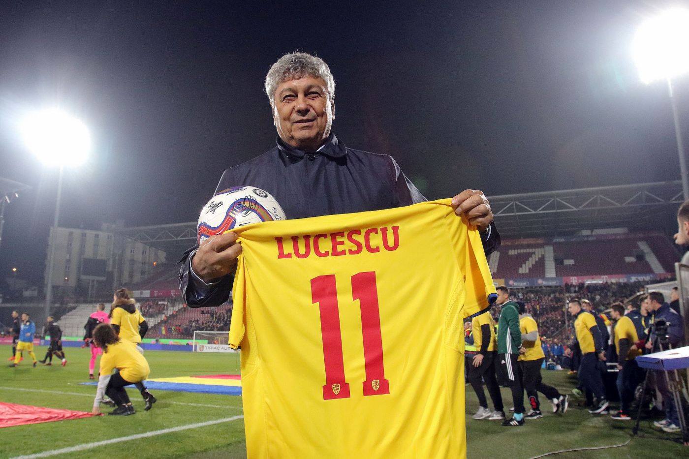 Afacerile selecționerului Mircea Lucescu. Firmele sale au avut venituri de aproape 50 de milioane de lei