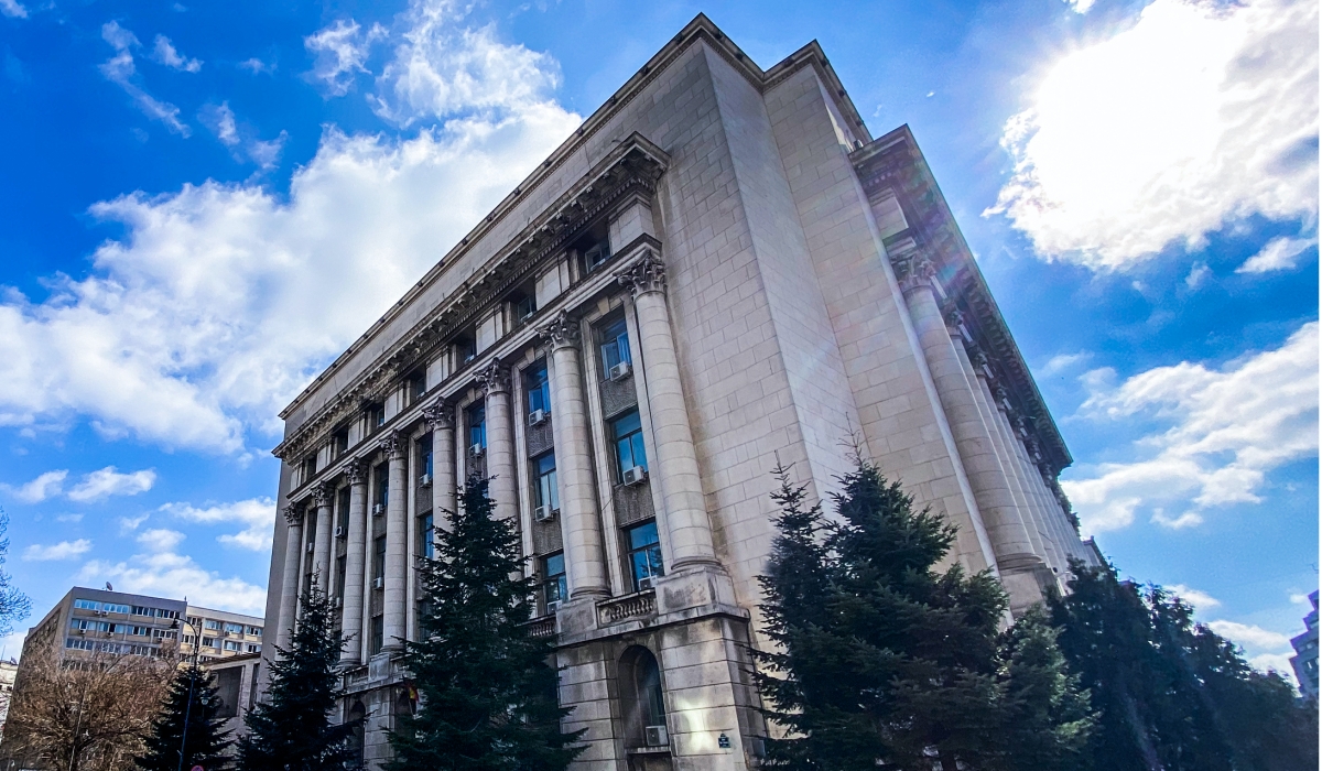 Mediul privat va plăti 3,4 miliarde pentru creșterea salariului minim brut la 4.050 de lei. Statul va încasa 2,9 miliarde de 