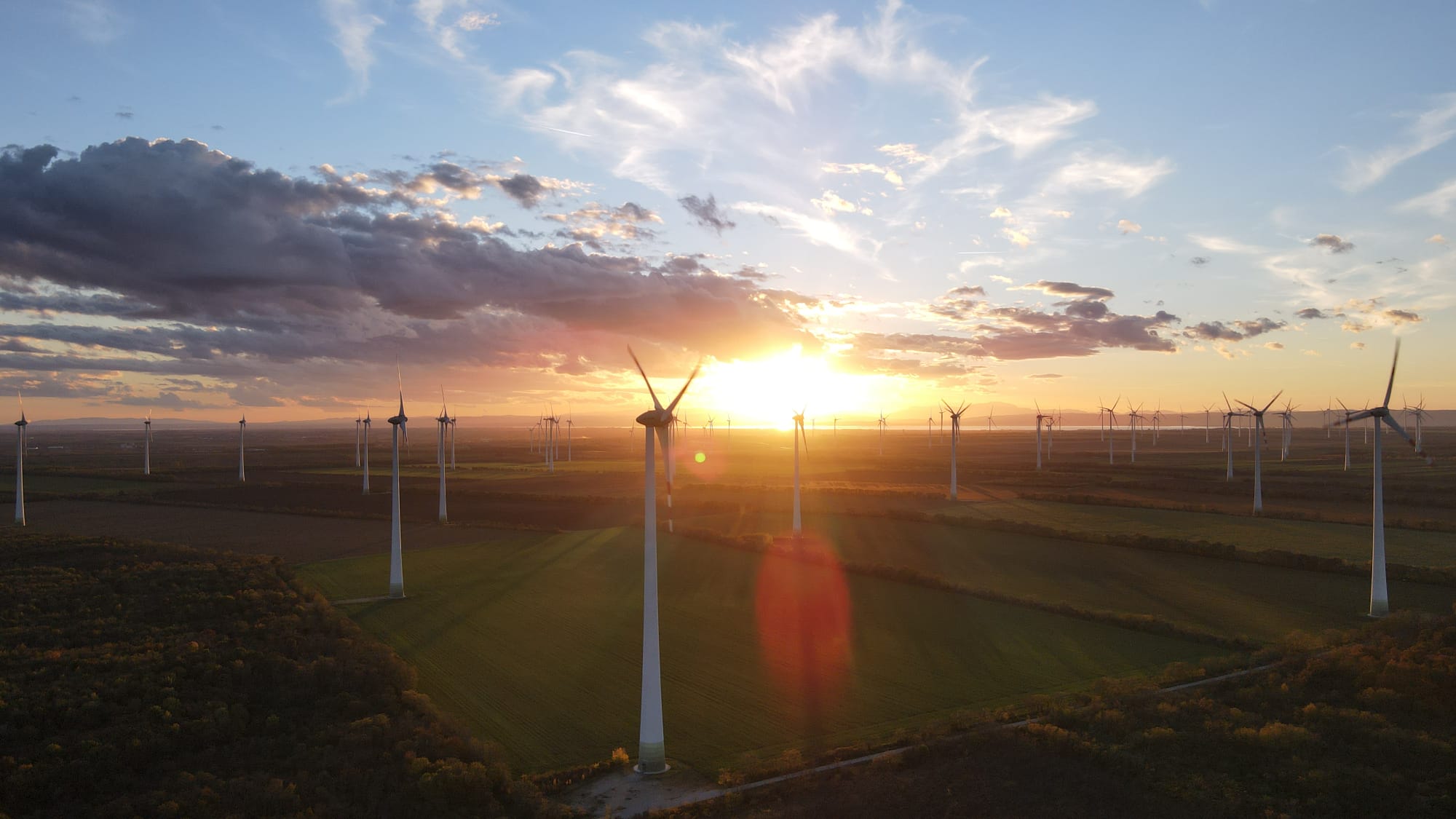 Economica.net | Electrica finalizează tranzacția de preluare a unui proiect eolian mare, cu stocare, cumpărat de la Monsson G