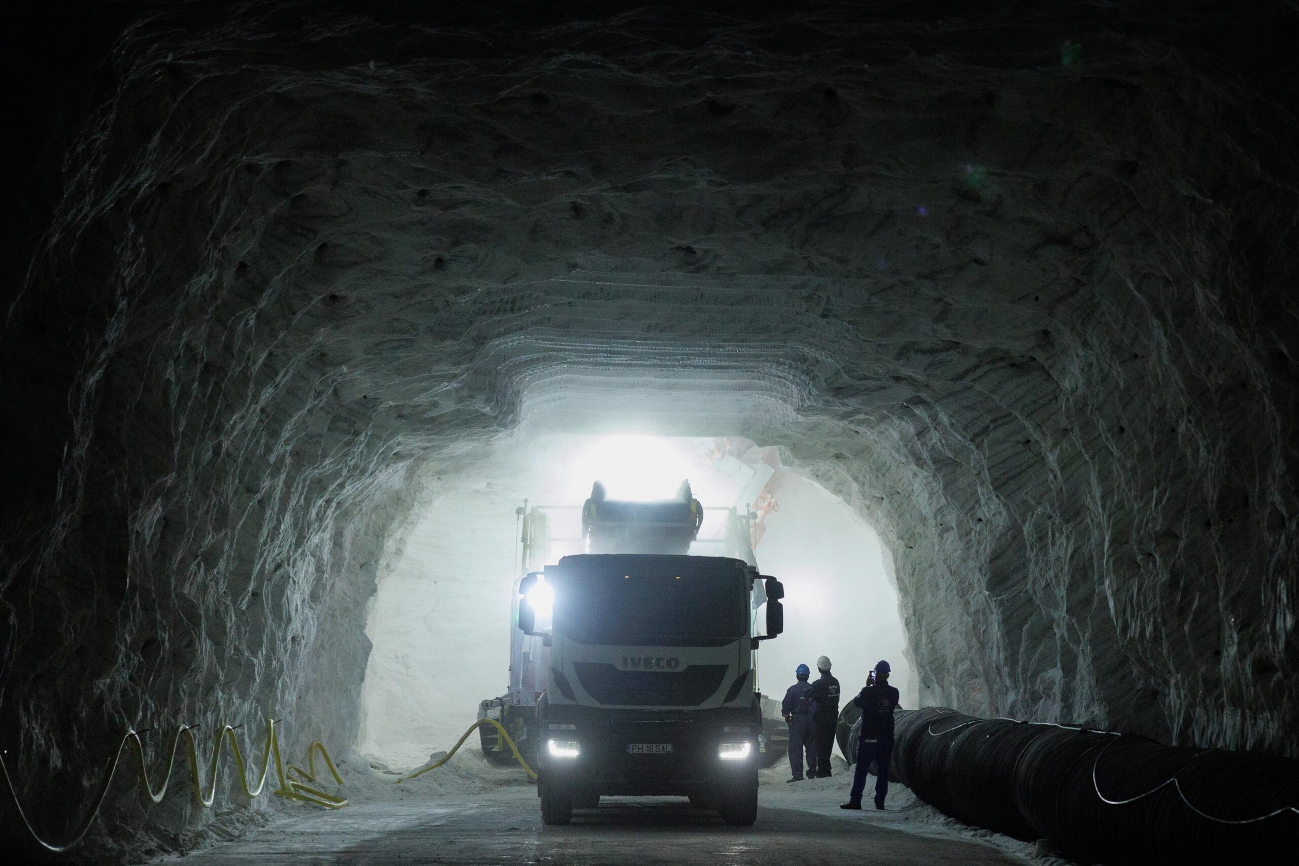 Afacerile cu sare ale statului român au tot mai puțini angajați și profit tot mai mare. SALROM SA are și datorii de peste 94