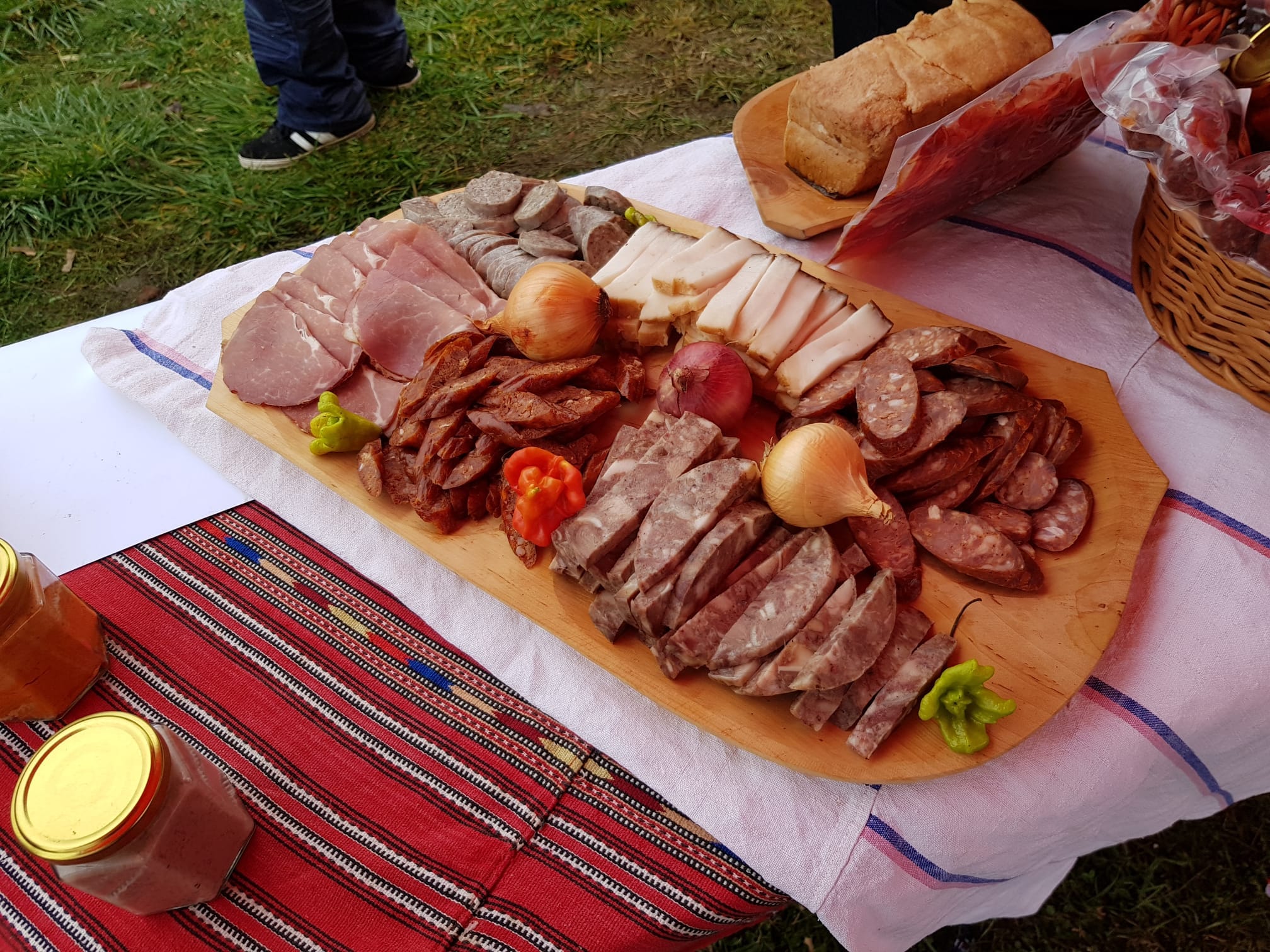 Producătorii de carne cred că vânzările de sărbători vor fi la nivelul anului trecut, astfel inflația va fi acoperită din cre