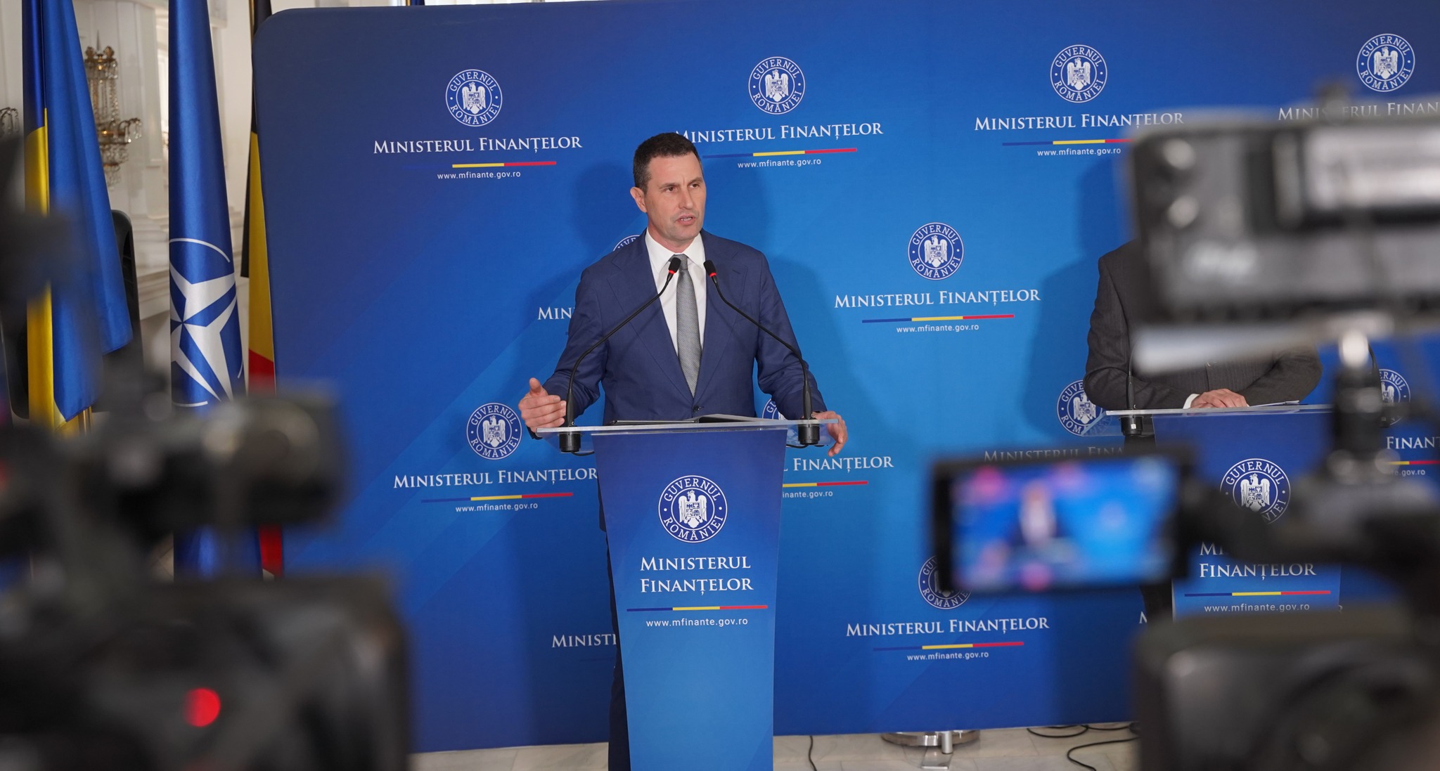 Economica.net | Câți bani va aduce României taxa pe stâlp