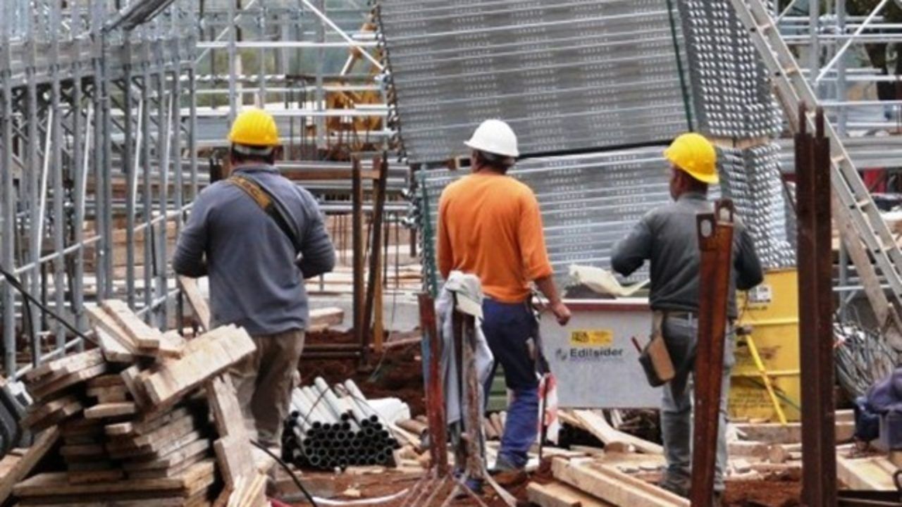 Declarația 112 se modifică, anunță ANAF, pentru a confirma eliminarea facilităților acordate angajaților din IT, construcții,