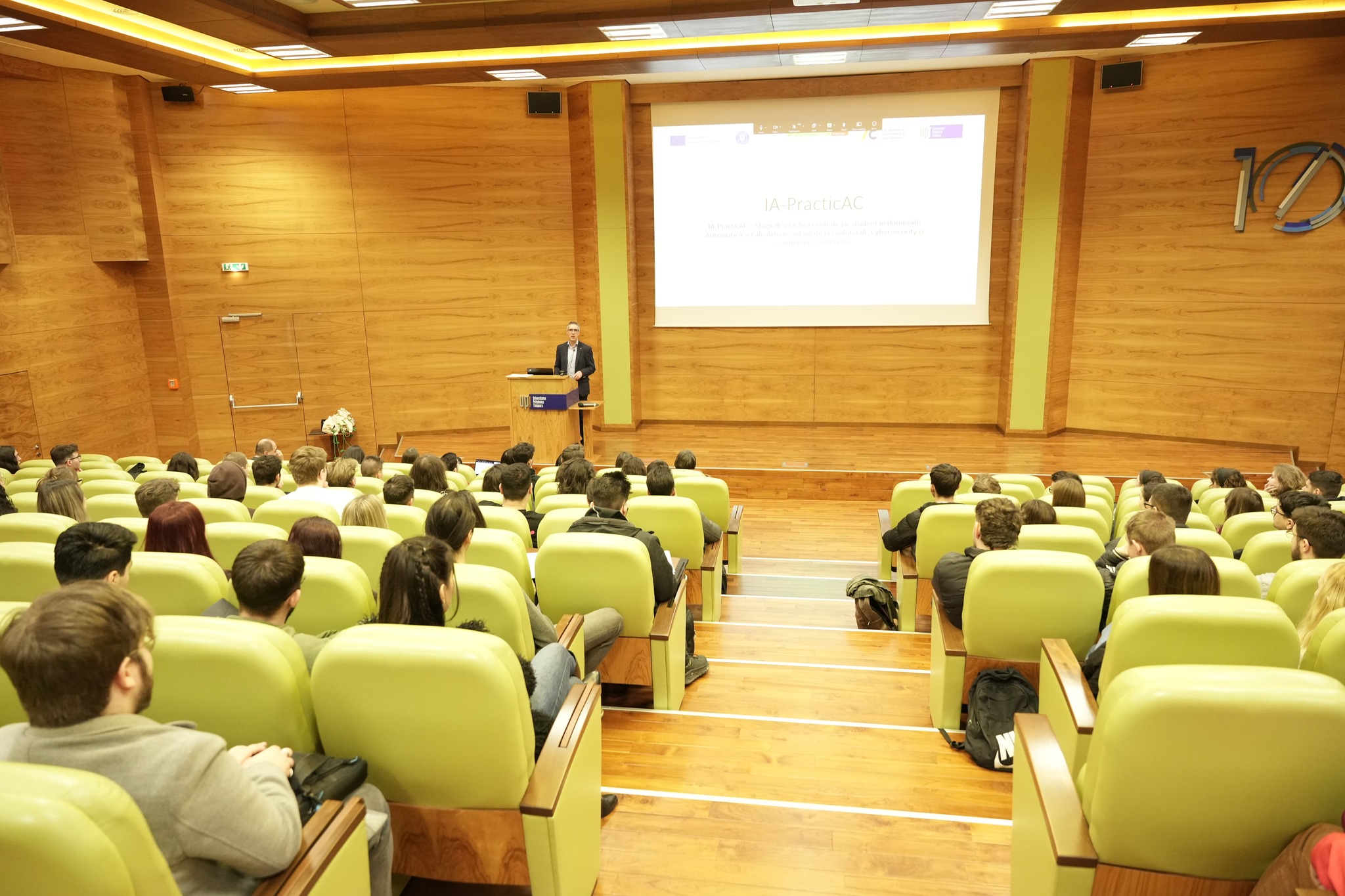 Inteligența Artificială ar putea elimina cursurile generale. Fiecare student ar putea primi o educație personalizată