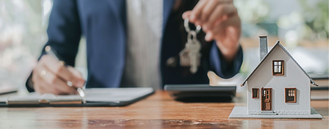 Vânzările dezvoltatorilor imobiliari au explodat în iulie. Românii au vrut să prindă cota redusă de TVA la locuințe pe ultima