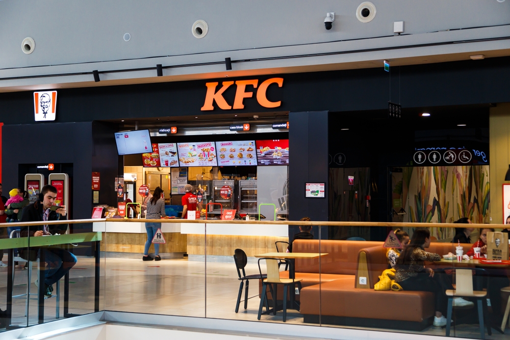 Reacții la măsurile Bolojan. Sphera Franchise Group: Impact semnificativ în nivelul de trai, va scădea consumul. Guvernul est