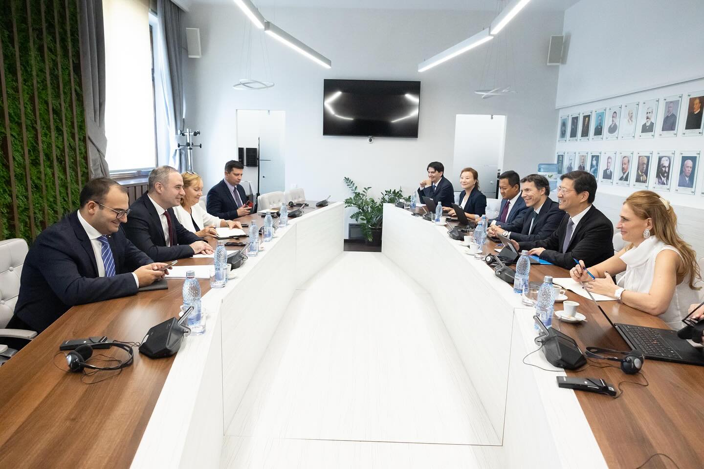 La ce se așteaptă economiștii după vizita reprezentanților FMI în România. Urmează alte decizii de austeritate sau nu