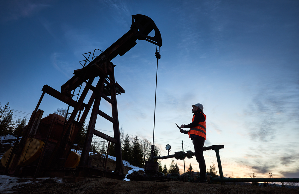 Petrolul a coborât la nivelul de dinaintea conflictului din Iran, carburanții s-au scumpit. Care sunt motivele și perspectivele | Profit.ro 