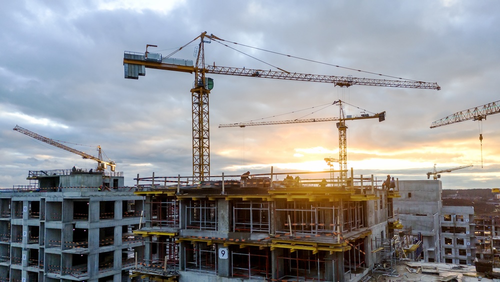 INS: Construcțiile au crescut cu 15,4% în primele opt luni din 2026