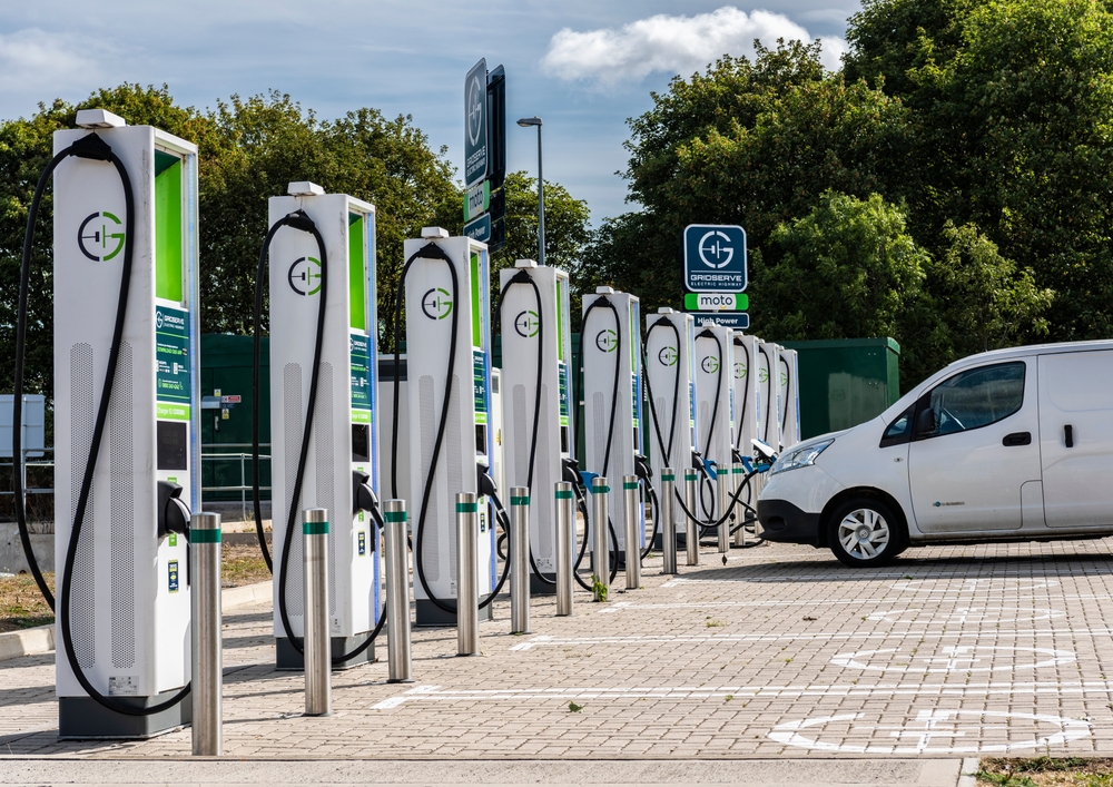 Ostahie, acord cu grecii de la PPC pentru stații de încărcare ultra-rapide pentru mașini electrice | Economica.net