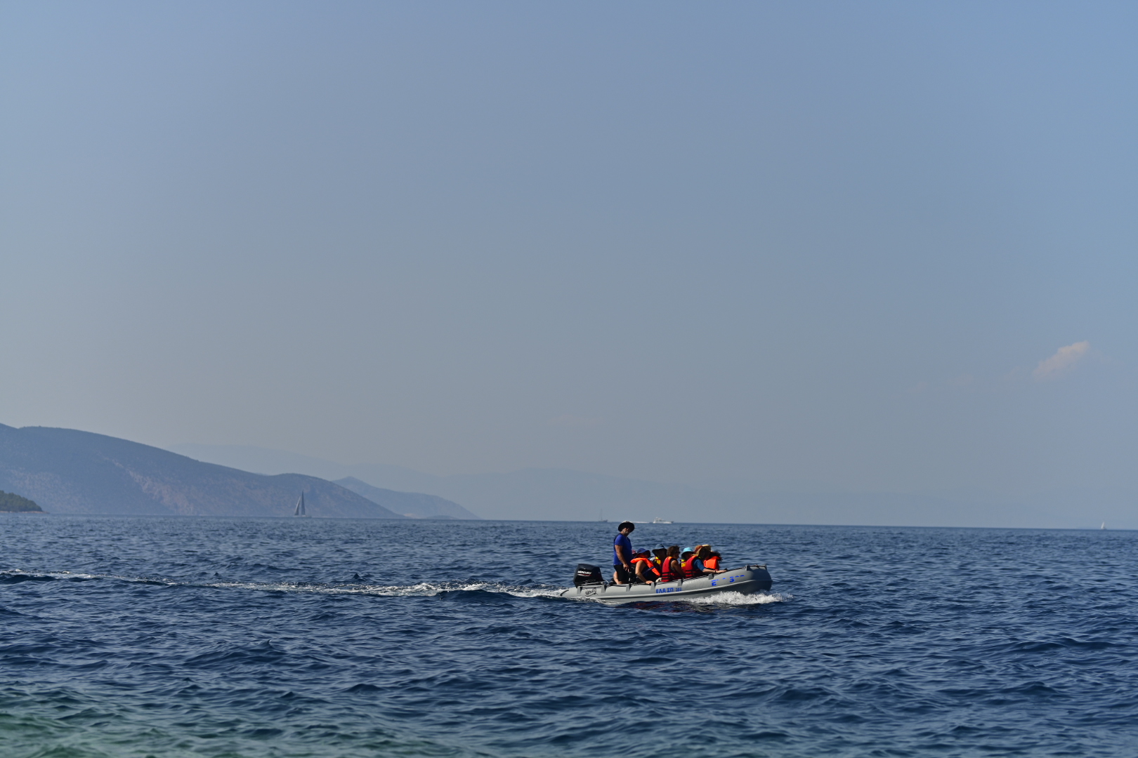 סירה בלב ים