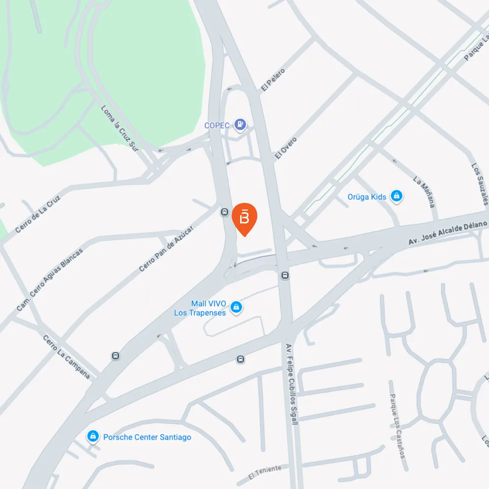 Segmento de mapa que muestra intersecciones cercanas a Mall VIVO Los Trapenses y Porsche Center Santiago con calles etiquetadas y un marcador de ubicación.