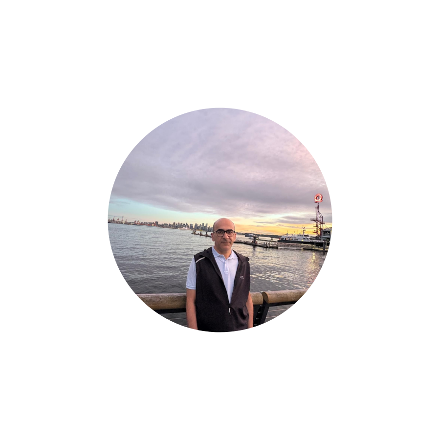 Testimonial Aoutor Image