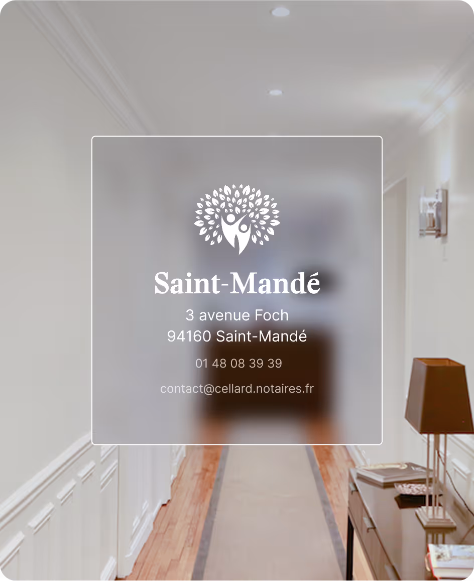 Hall d'entrée d'un bureau avec une lampe sur une console, affichant les coordonnées de Saint-Mandé au centre.