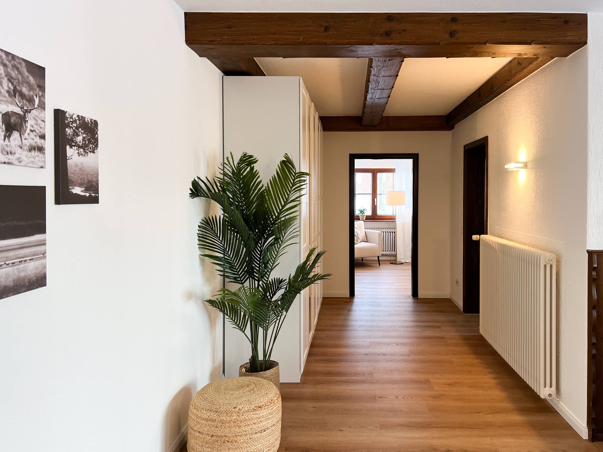 Flur mit Blick ins zu den Schlafzimmern