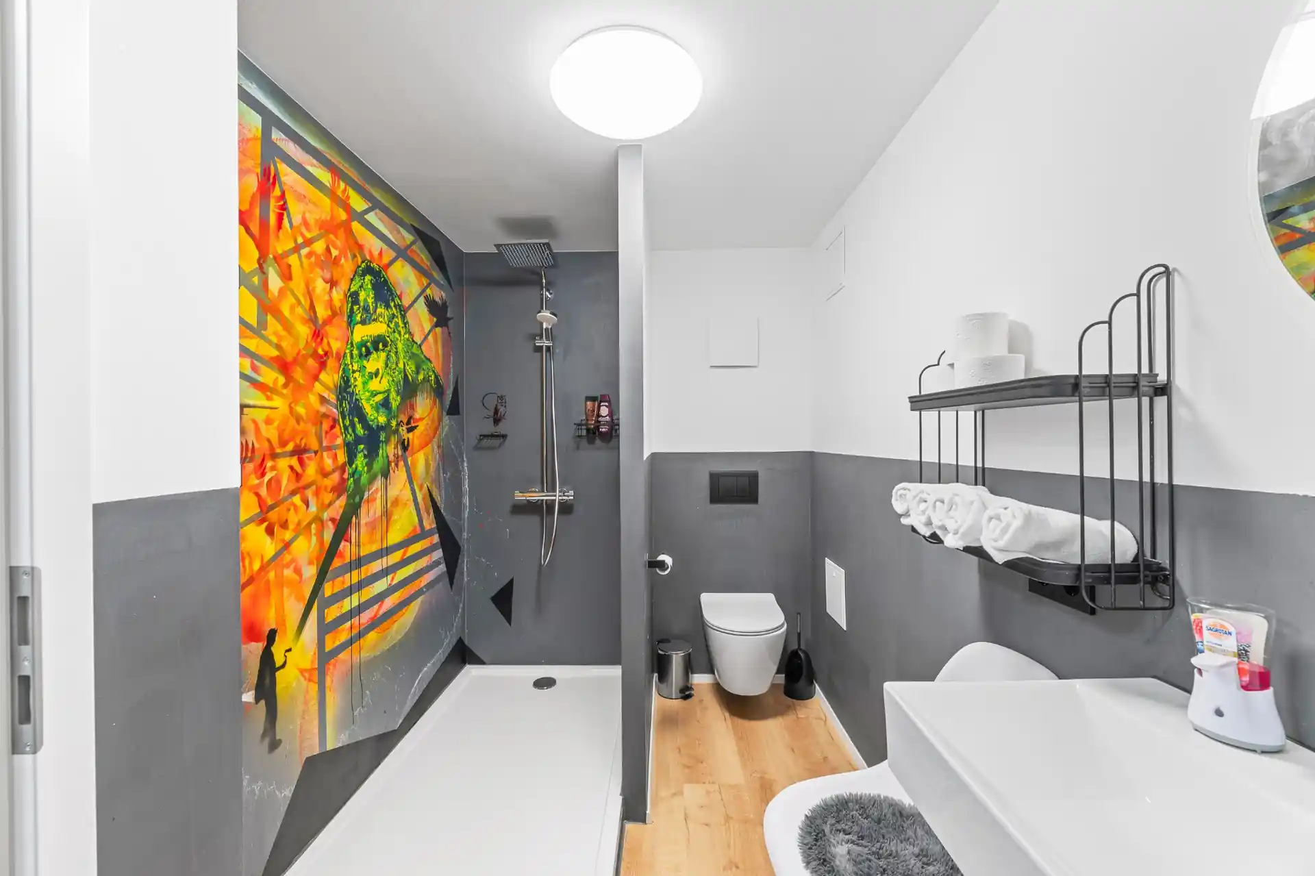 Modernes Badezimmer mit Dusche im Ferienhaus Die 16 Rosenfeld