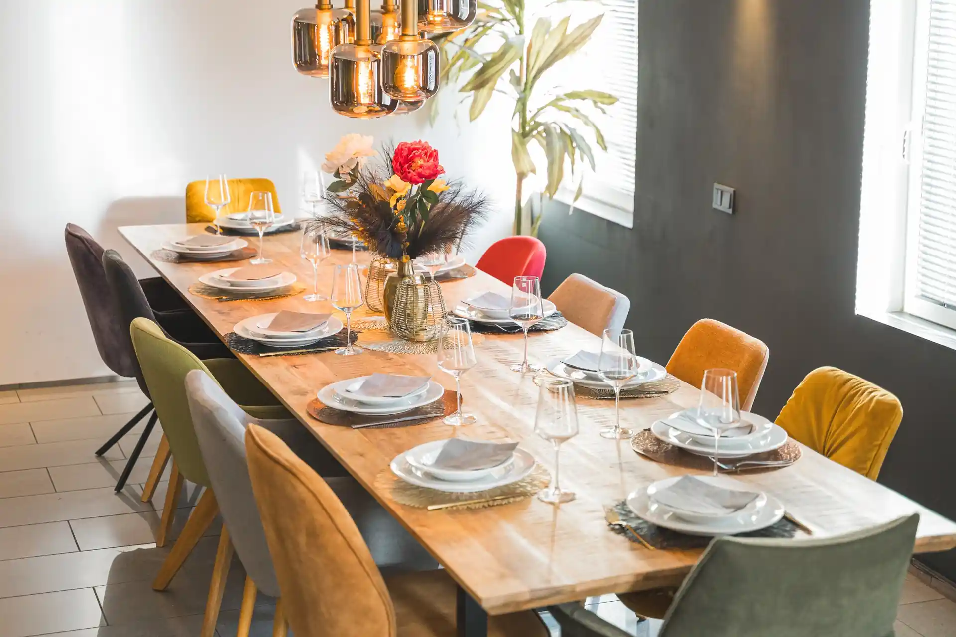 Großer Esstisch für gemeinsame Mahlzeiten im Ferienhaus Die 16 Rosenfeld