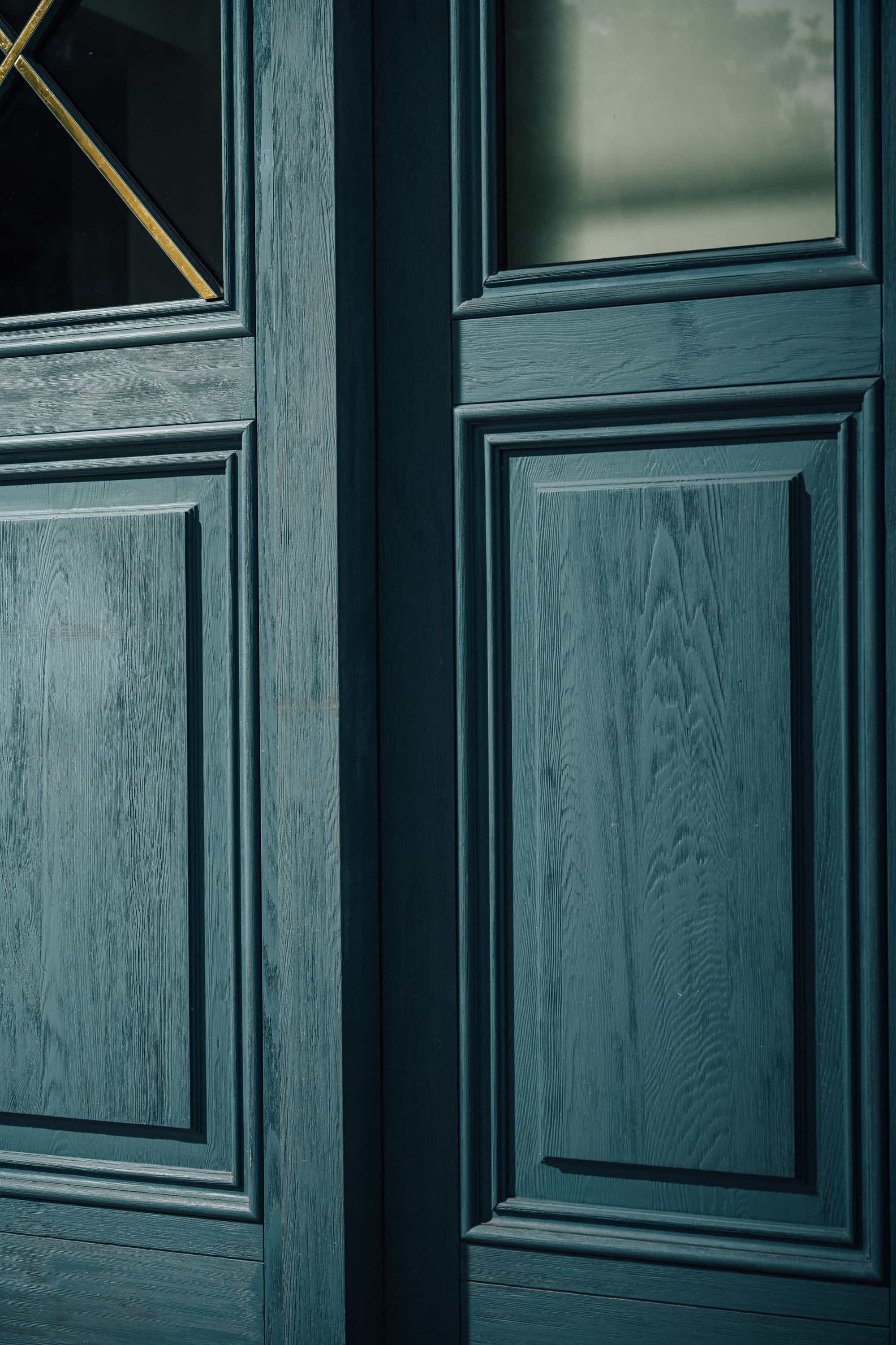 blue-wood-door-residence3