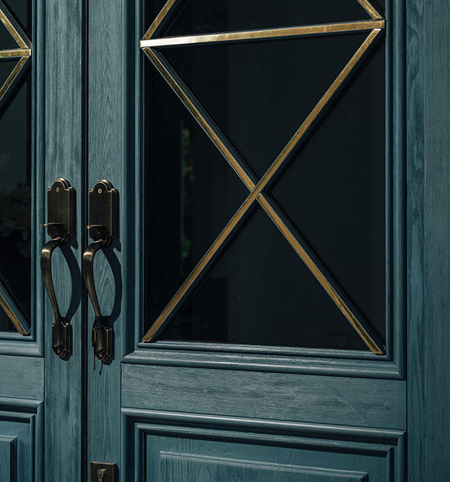 blue-wood-door-residence