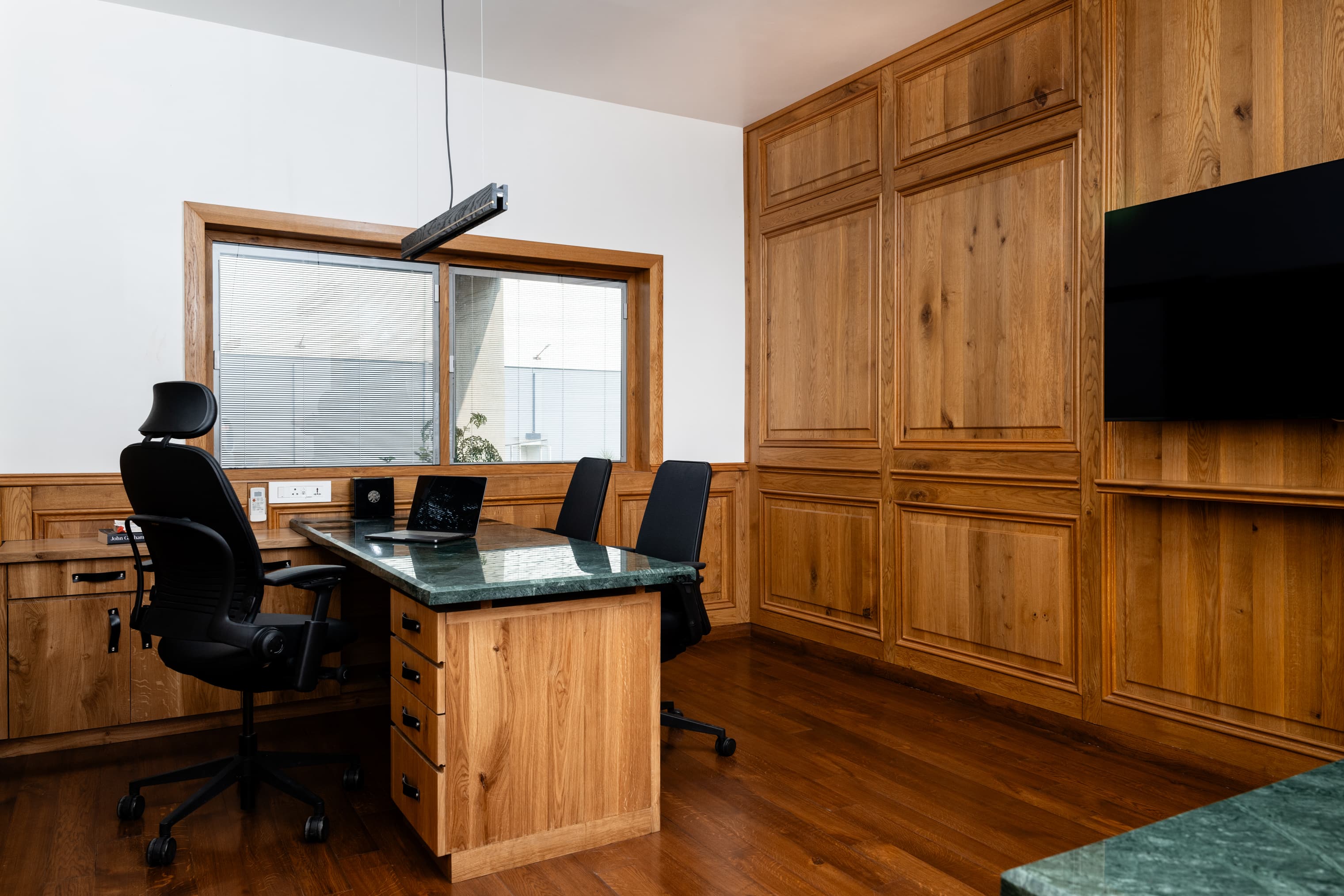 Wooden-Office-2