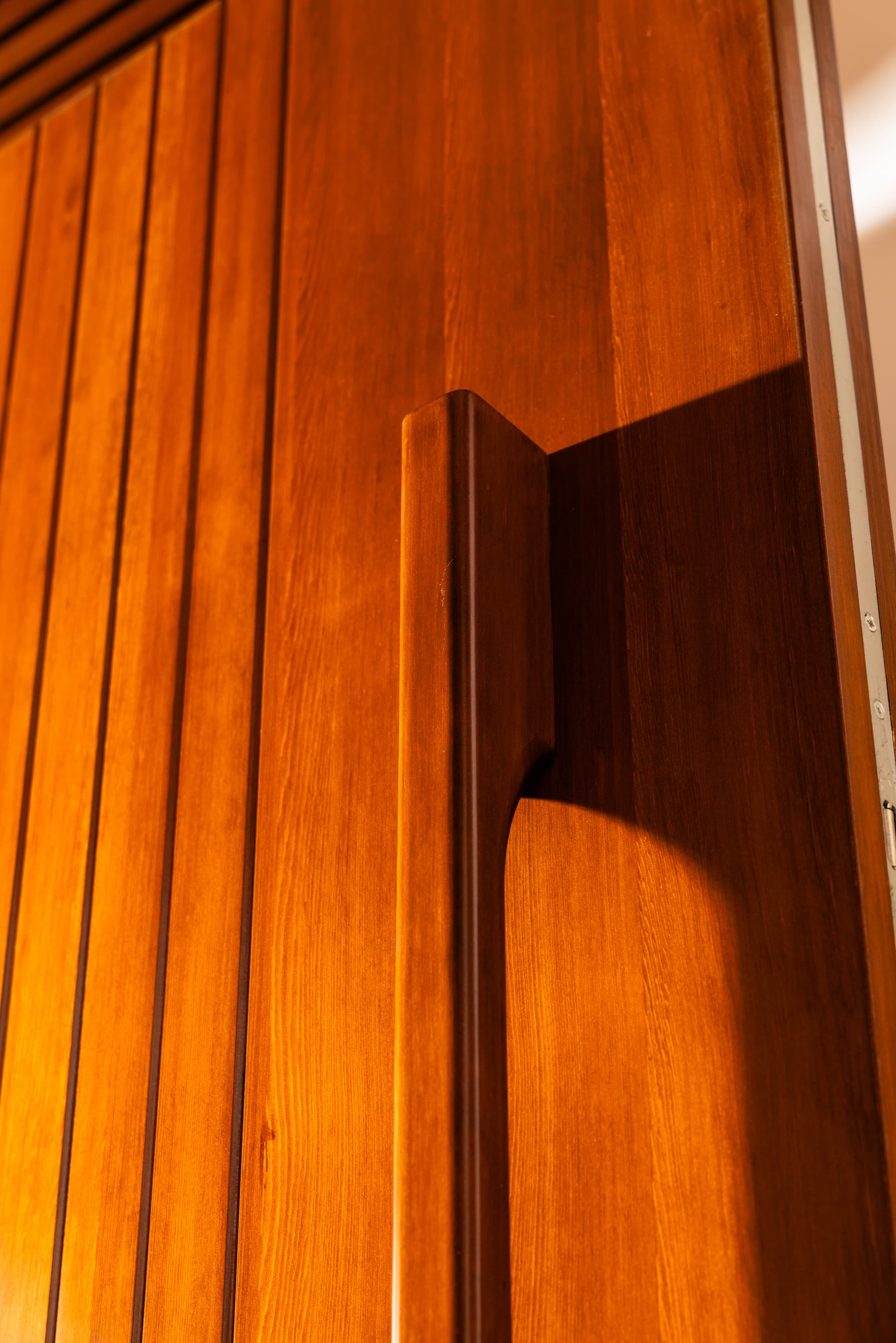 Cedar-Wood-Door-Window-Residence16