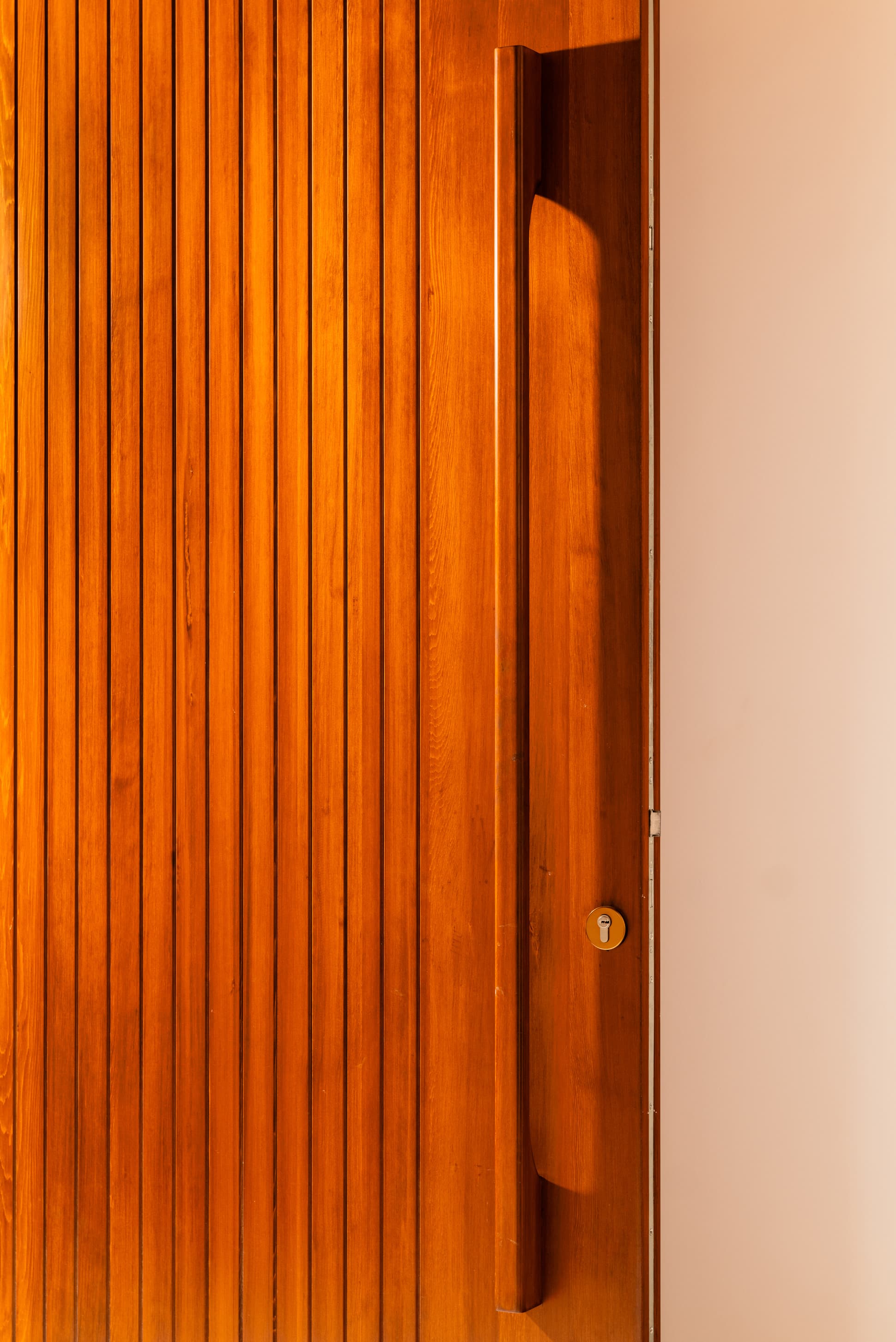 Cedar-Wood-Door-Window-Residence14