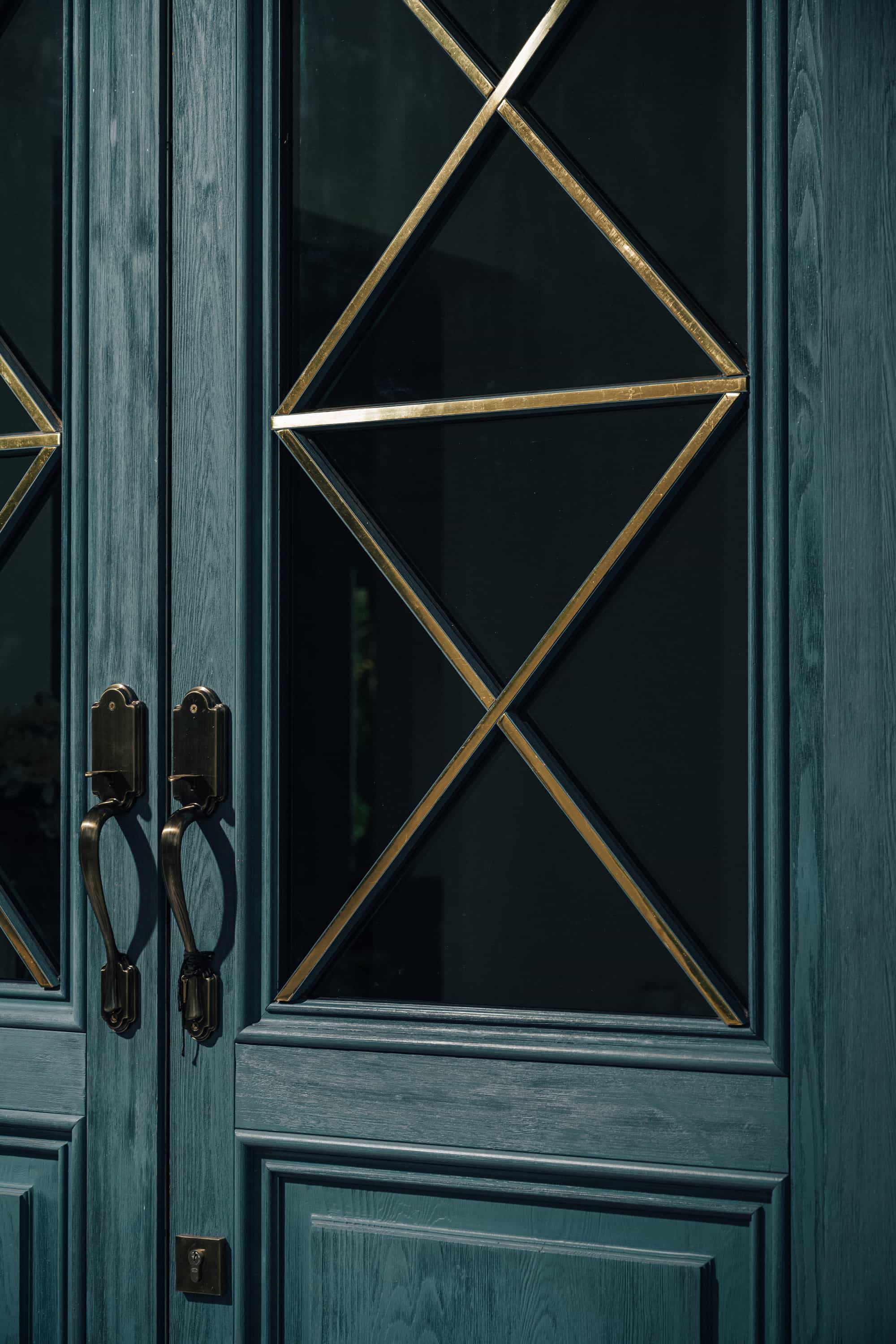 blue-wood-door-residence1