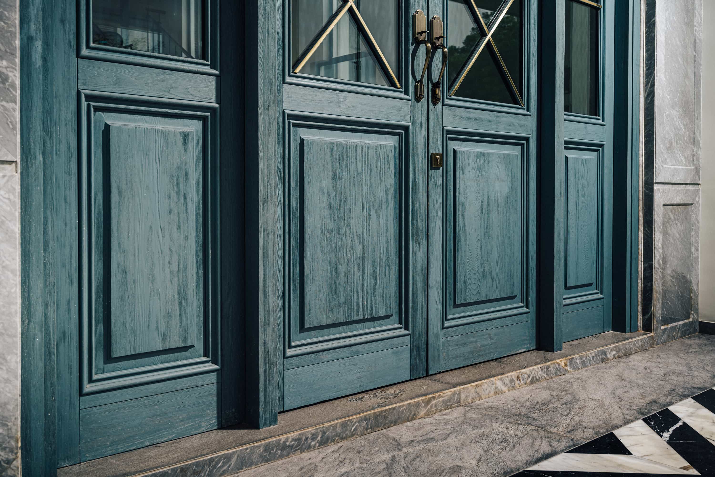 blue-wood-door-residence4