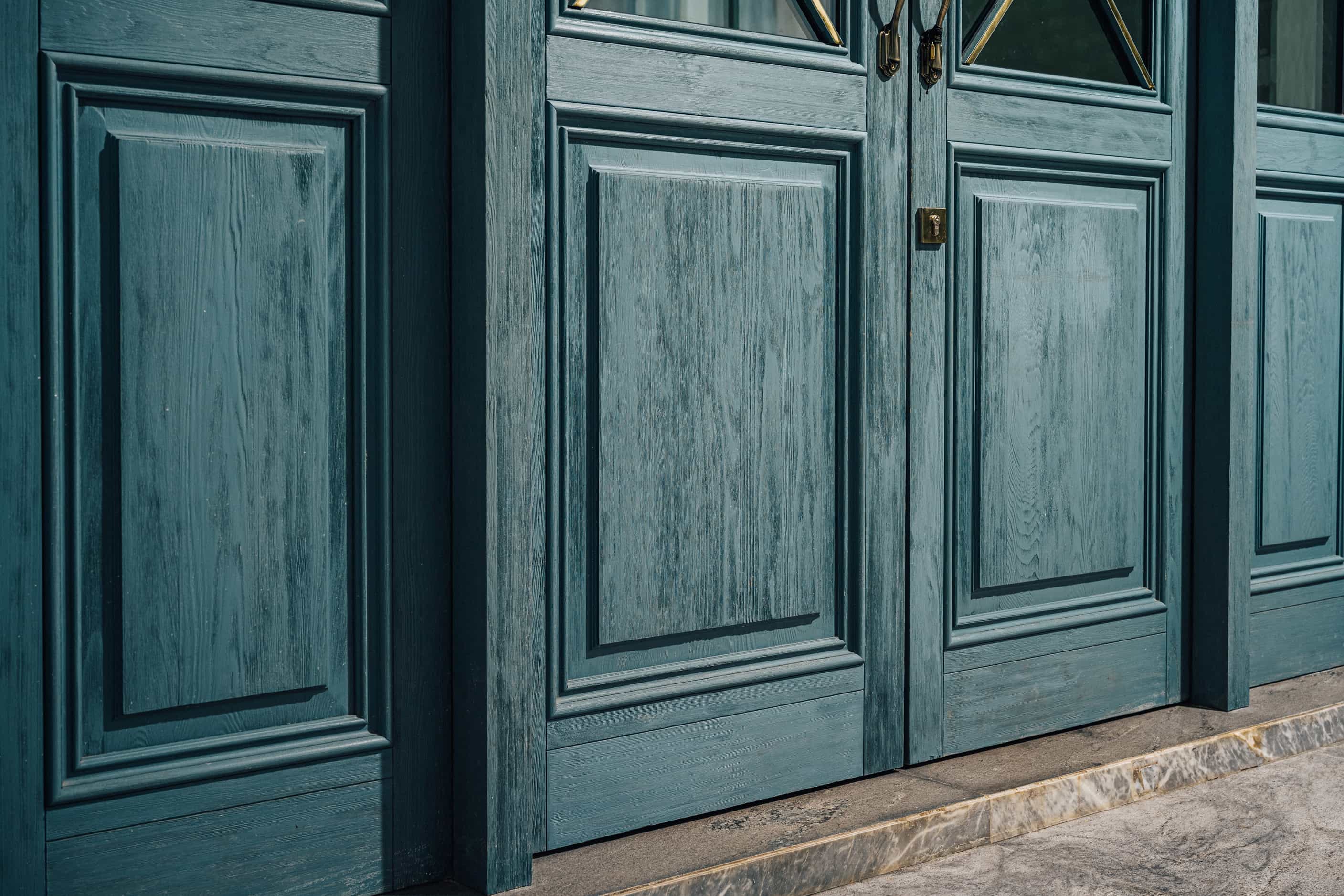 blue-wood-door-residence9