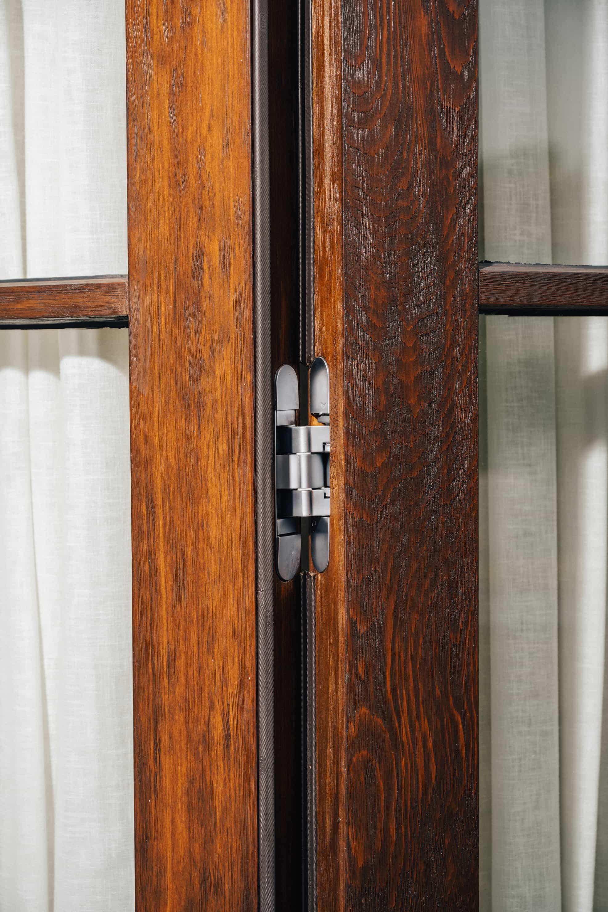 Circular-Wood-Door-Residence3