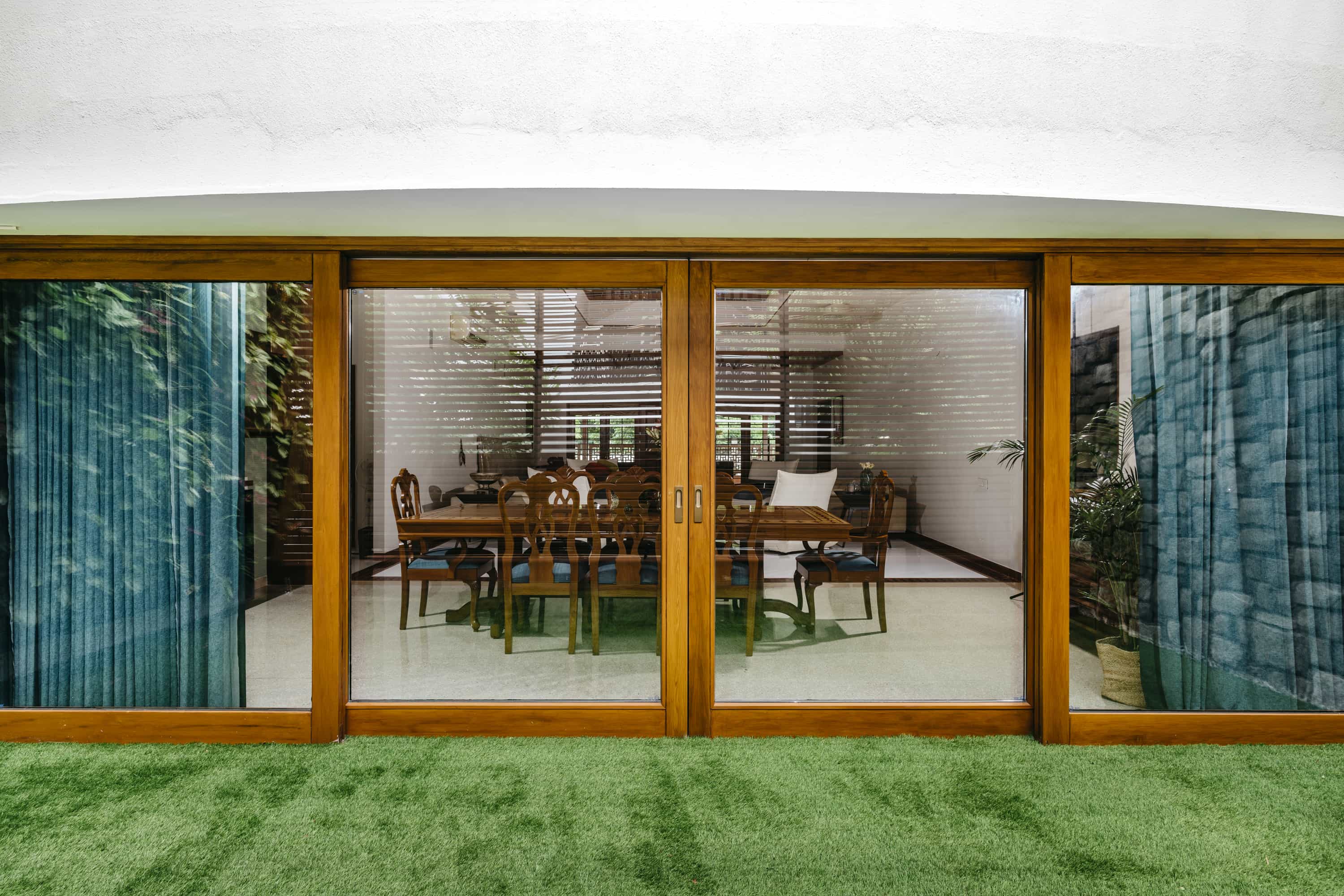 Teak-Wood-LiftSlide-Residence15