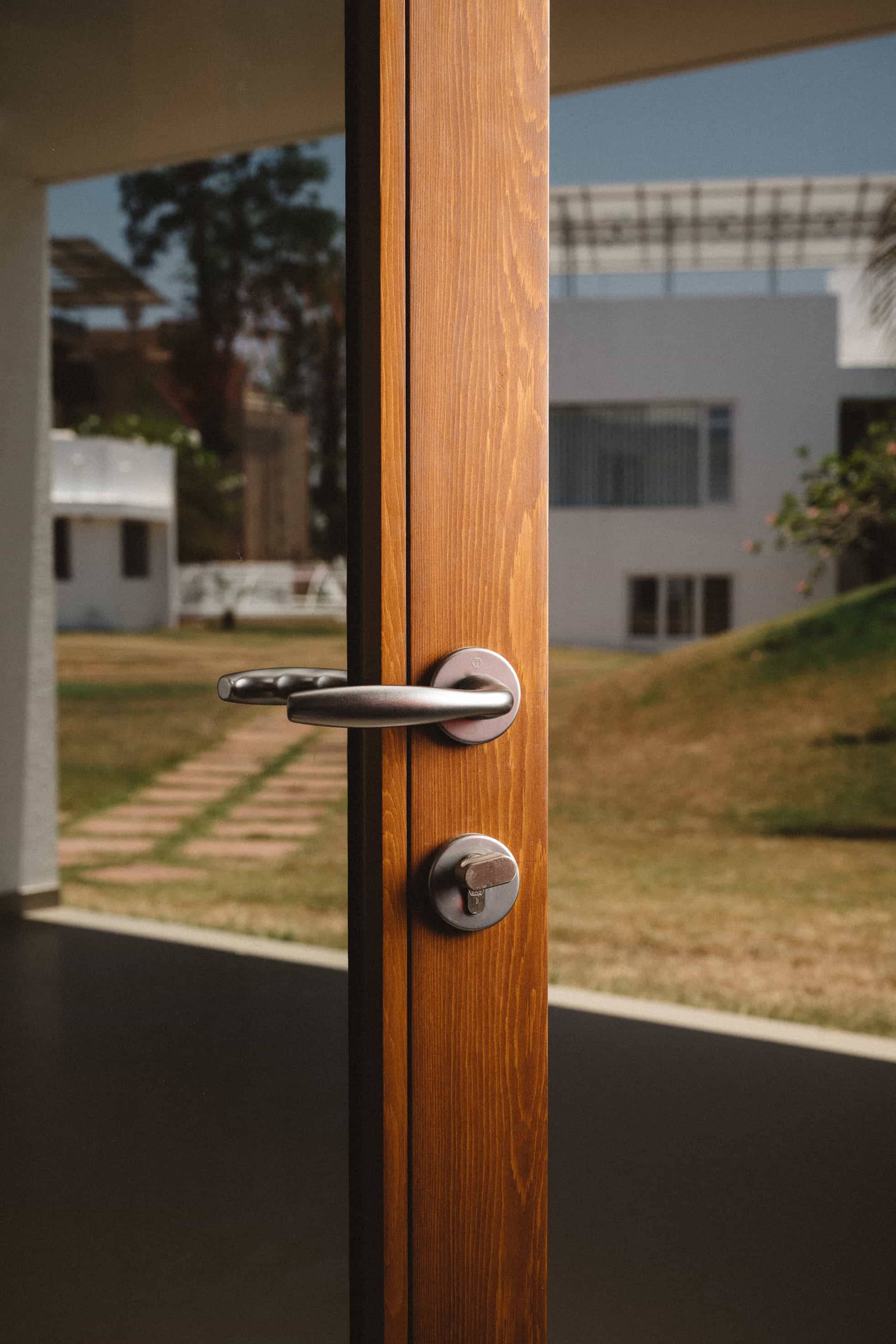 White-Slidefold-Residence2