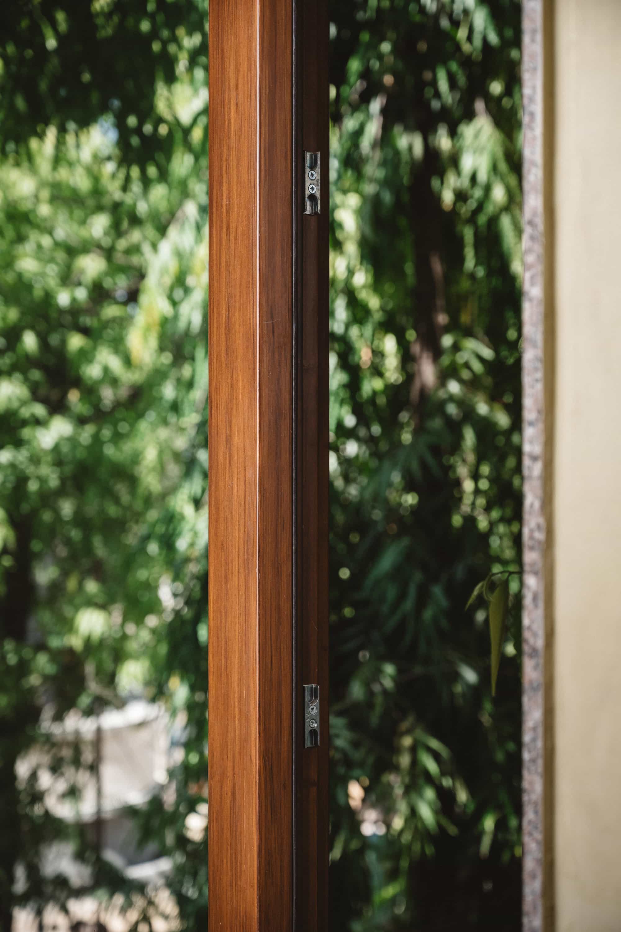 Yellow-Wood-Casement-Residence5