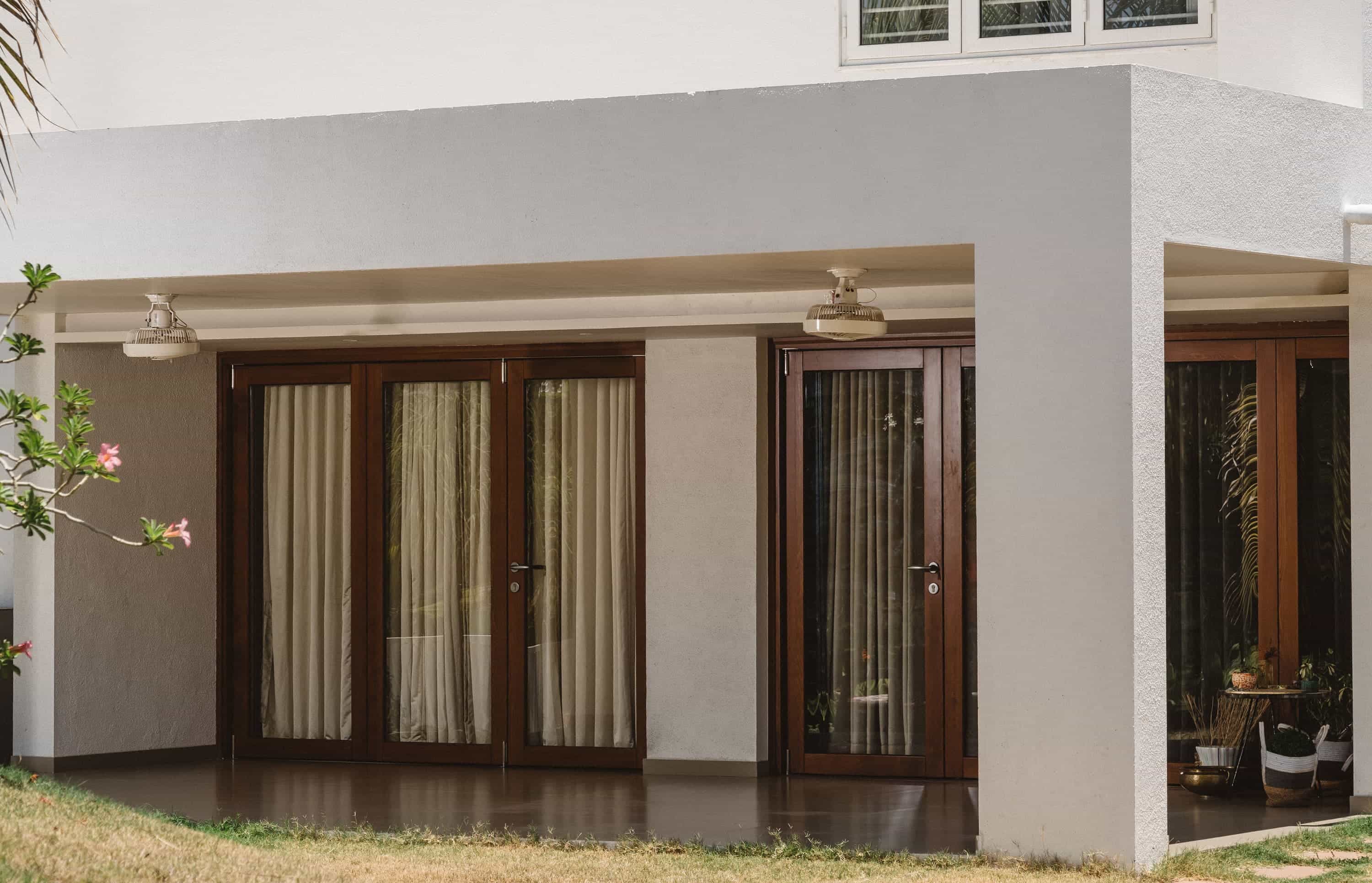 White-Slidefold-Residence-Thumbnail