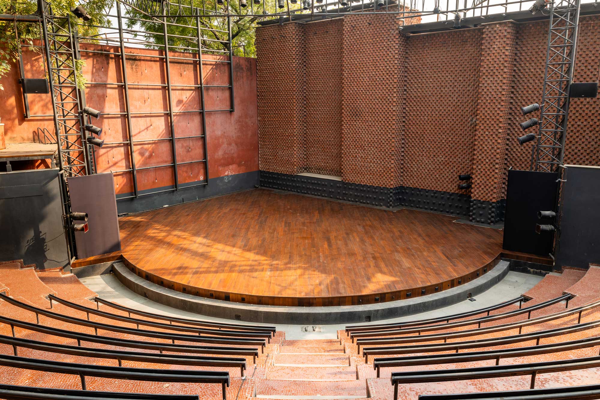 Natarani-Sprung-Stage-Thumbnail