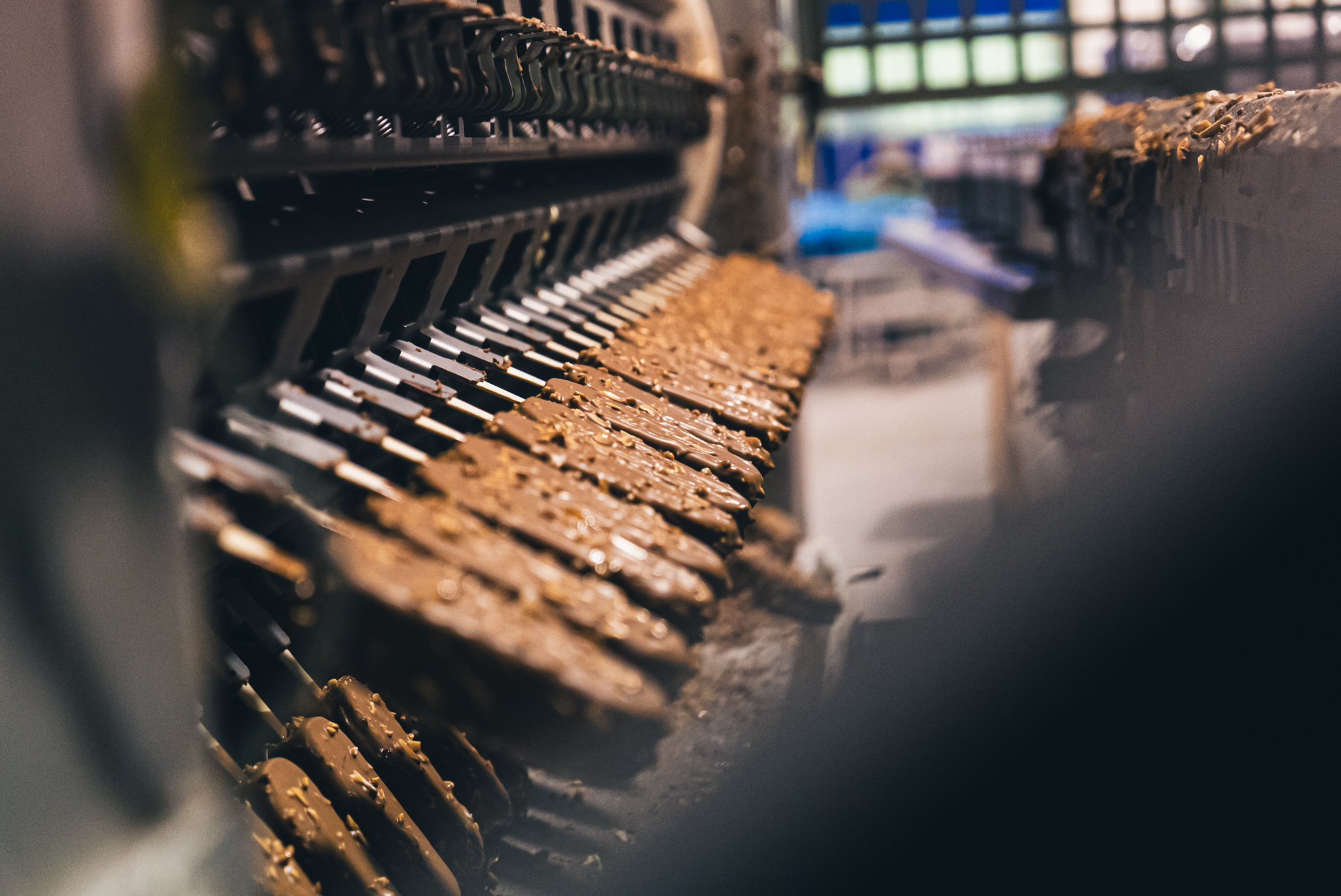 image of assembly process (for a manufacturing plant)