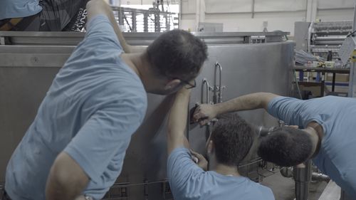 image of assembly process (for a manufacturing plant)