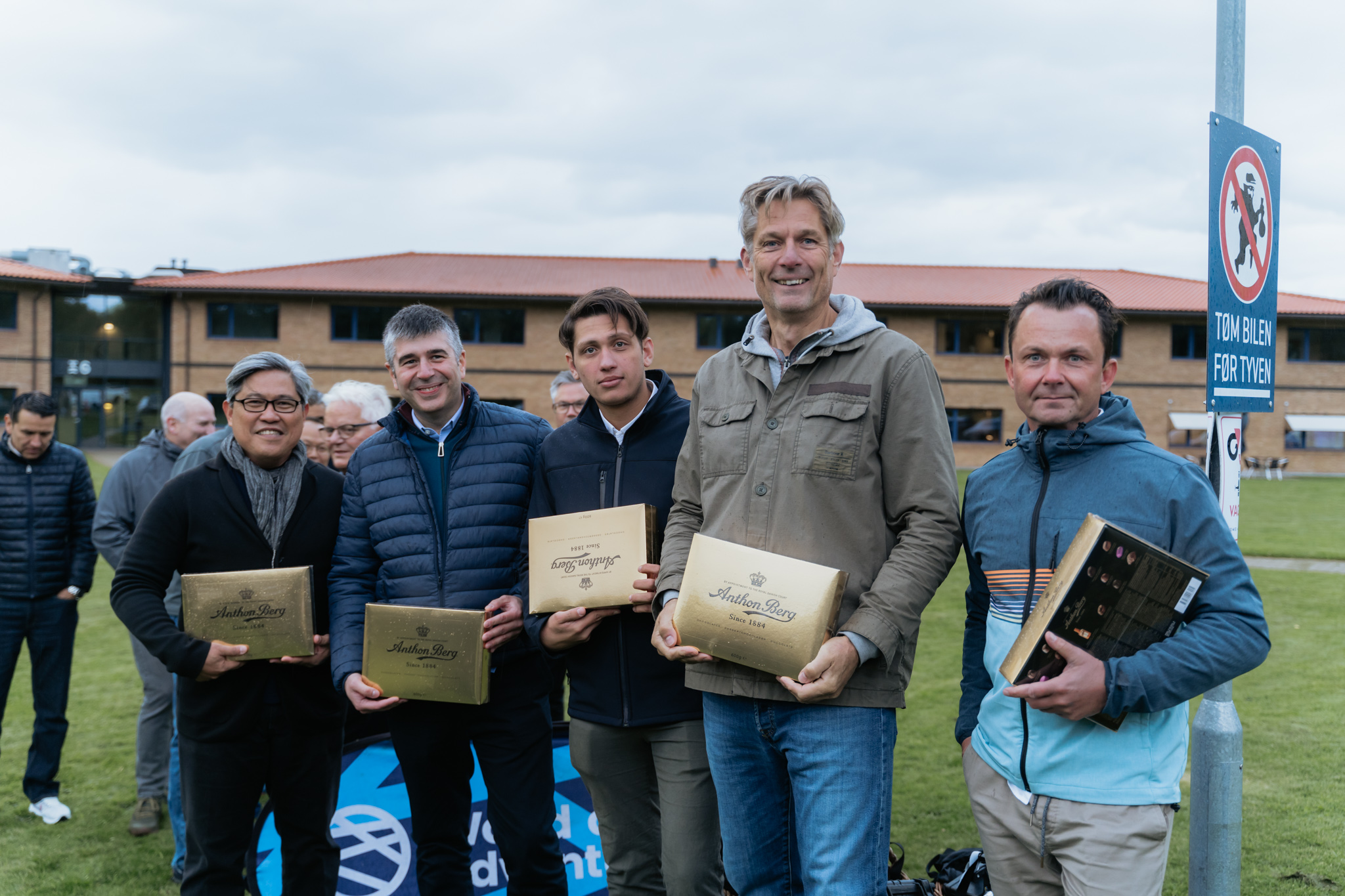 image of assembly process (for a manufacturing plant)