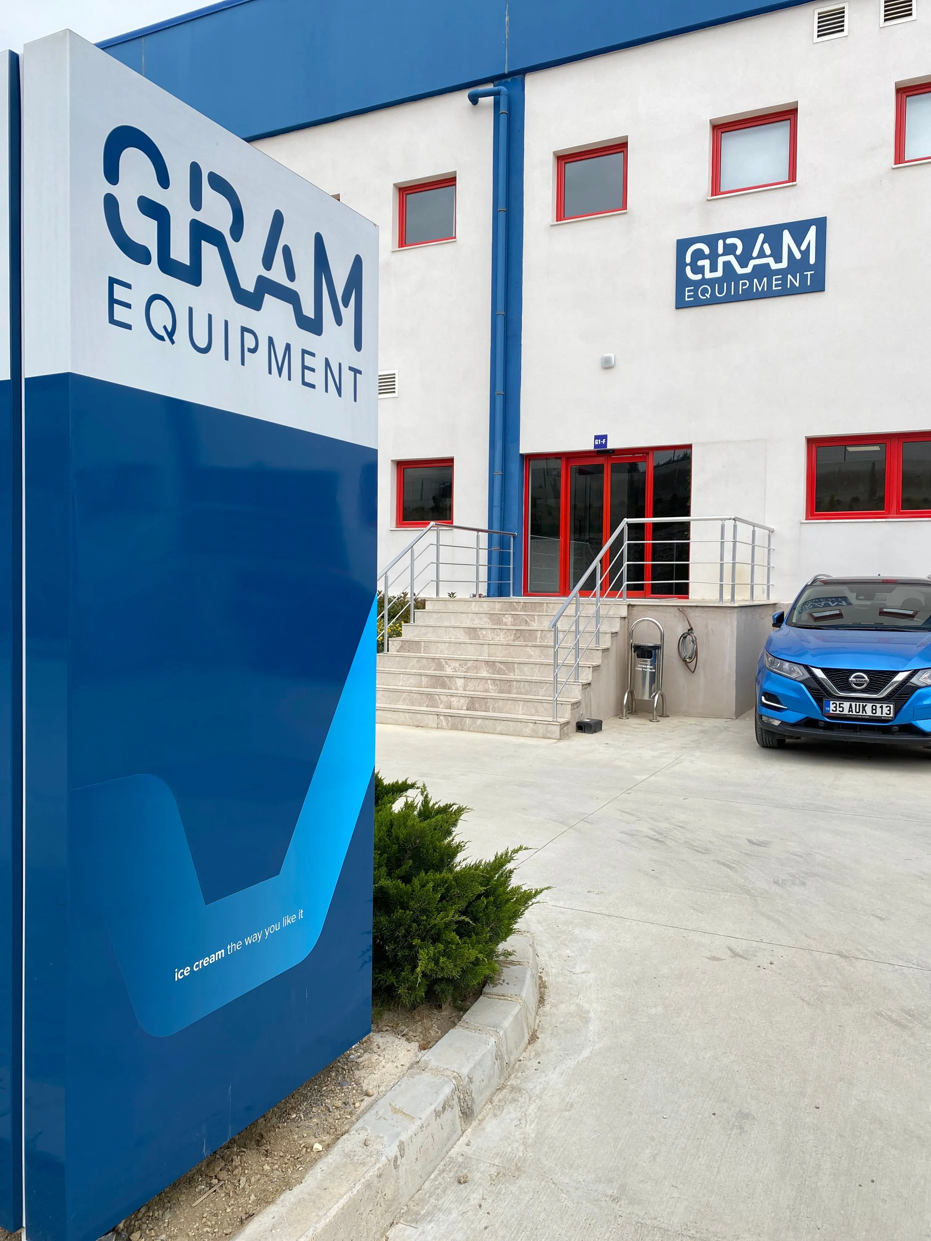 image of diverse delivery services