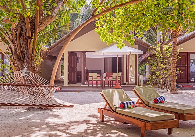 DELUXE BEACH VILLA HUDHURANFUSHI