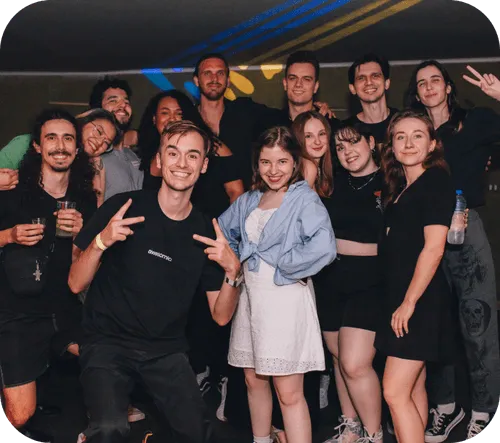 Awesomic Team Chilling
