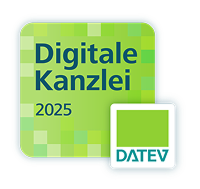 Grünes Quadrat mit Schrift 'Digitale Kanzlei 2026' und einem kleineren weißen Quadrat mit grünem Hintergrund und blauer Schrift 'DATEV' unten rechts.