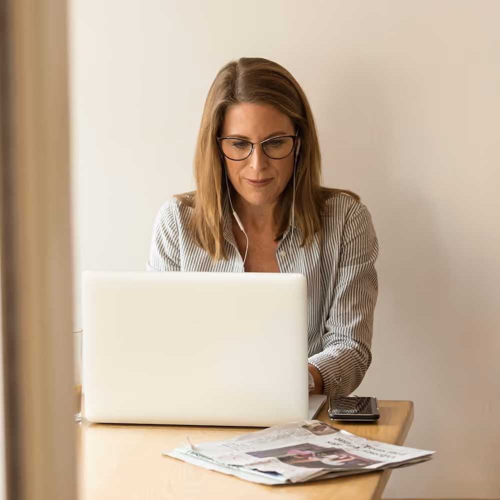 An agency owner searching for clients