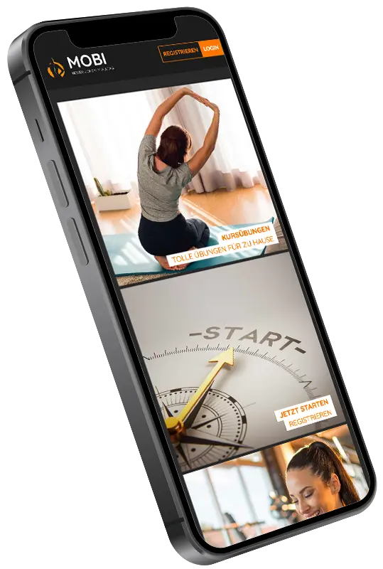 Smartphone zeigt MOBI Fitness-App mit Bildern von Yoga-Übungen, einem Kompass mit dem Wort 'Start' und einer lächelnden Frau im Fitnessstudio.